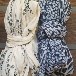 Black and white/cream summer scarves 💋